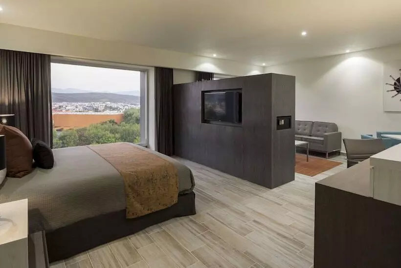 سوییت جونیور, Real Inn San Luis Potosí