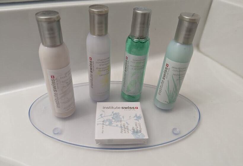 סוויטה משפחתית, Divya Sutra Plaza And Conference Centre Calgary Airport