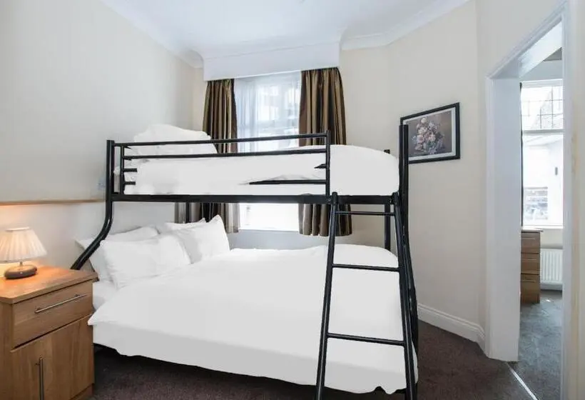 スタンダード４人部屋, Russel Court Hotel Bournemouth Central