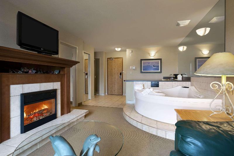 Люкс Кровать Кинг, Super 8 By Wyndham Fort Nelson Bc