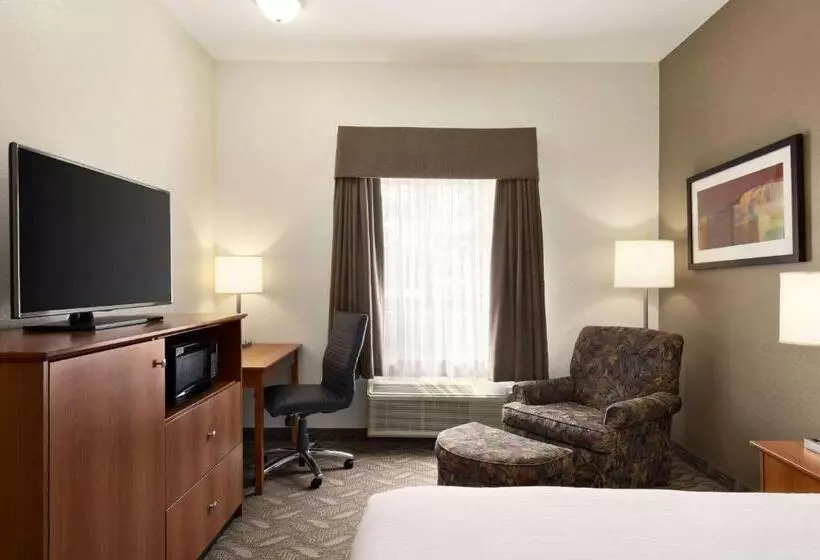 キングサイズベッドのスタンダードルーム, Super 8 By Wyndham Calgary Shawnessy Area