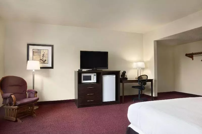 Sviitti King-vuode, Super 8 By Wyndham Sarnia On