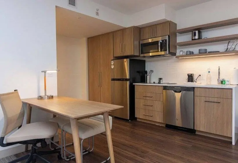 Standard-studio, Element St. Louis Midtown