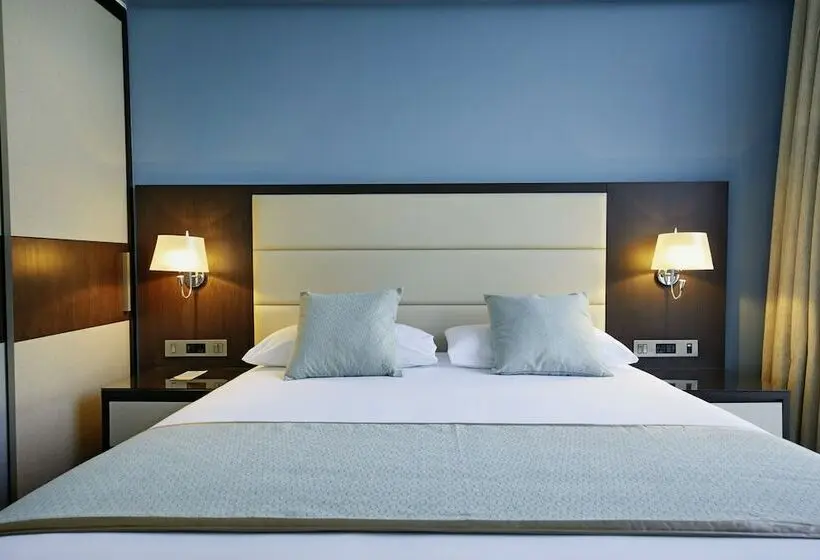 سوییت جونیور با چشمانداز دریا, Hotel Riu Dubai - All Inclusive