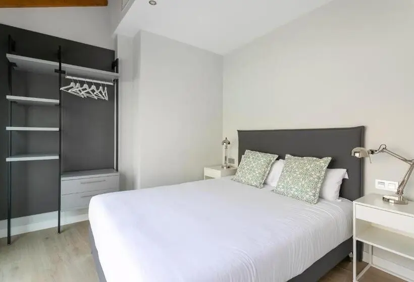 1 Bedroom Penthouse Apartment, Arenal Suites Alicante