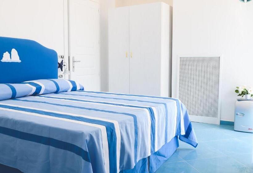 חדר דלוקס עם מרפסת נוף לים, Parco Augusto