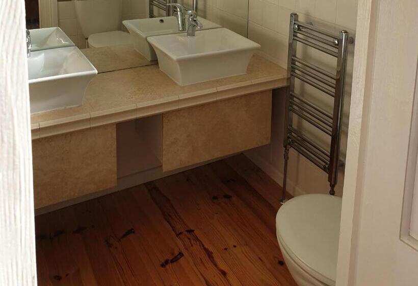 إستوديو ديلوكس, Clarence House Shanklin