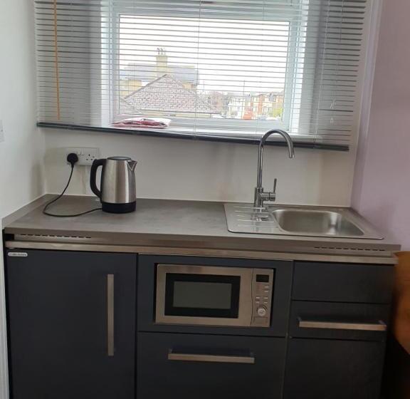 إستوديو ديلوكس, Clarence House Shanklin