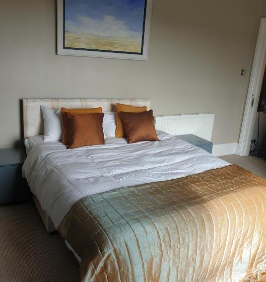 إستوديو قياسى مطلّ علي الحديقة, Clarence House Shanklin