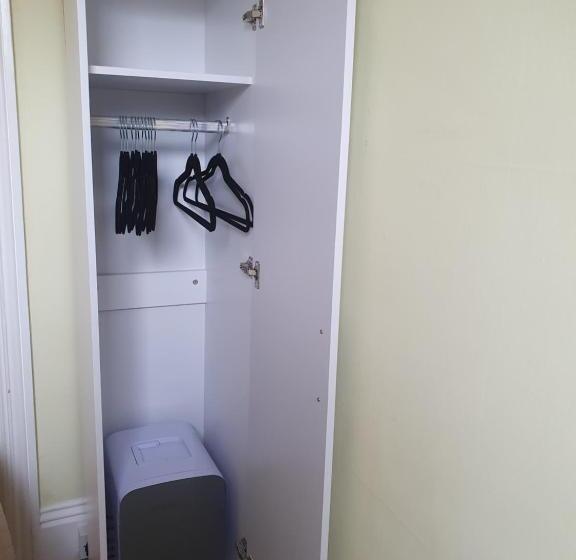 غرفة قياسية فردية, Clarence House Shanklin