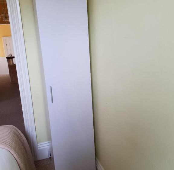 غرفة قياسية فردية, Clarence House Shanklin