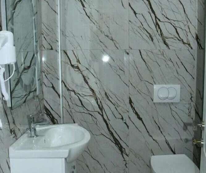 디럭스 룸, Ionian