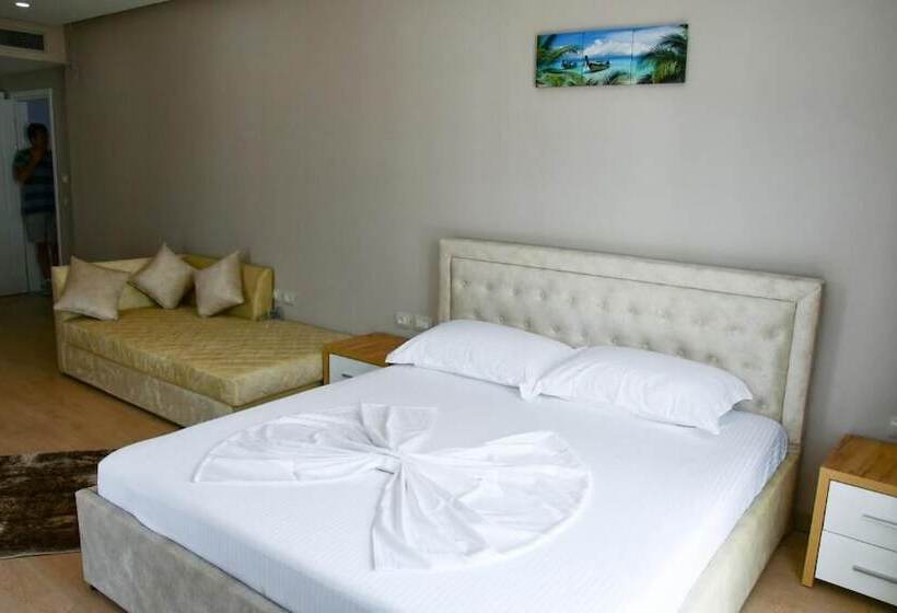 컴포트 트리플 룸, Ionian