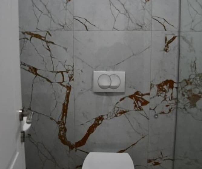 컴포트 트리플 룸, Ionian