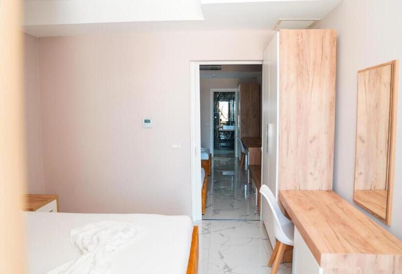 스탠다드 스튜디오, Ionian