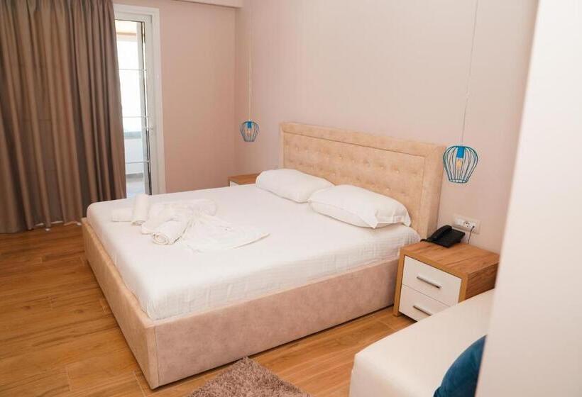 컴포트 트리플 룸, Ionian