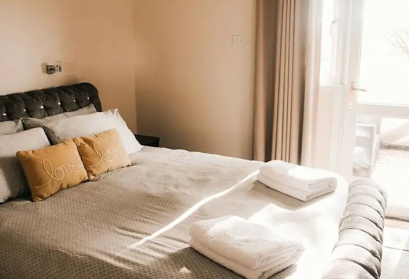 1ベッドルームハウス, Keer Side Lodge, Luxury Lodge With Private Hot Tub At Pine Lake Resort