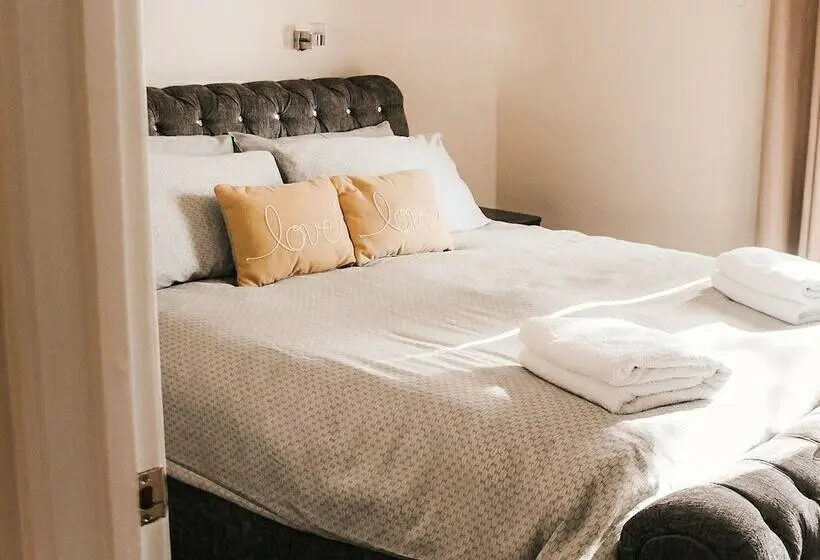1ベッドルームハウス, Keer Side Lodge, Luxury Lodge With Private Hot Tub At Pine Lake Resort