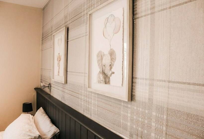 １ベッドルームハウス, Keer Side Lodge, Luxury Lodge With Private Hot Tub At Pine Lake Resort