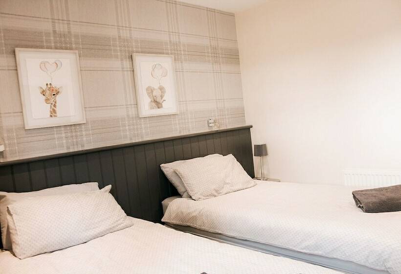 １ベッドルームハウス, Keer Side Lodge, Luxury Lodge With Private Hot Tub At Pine Lake Resort