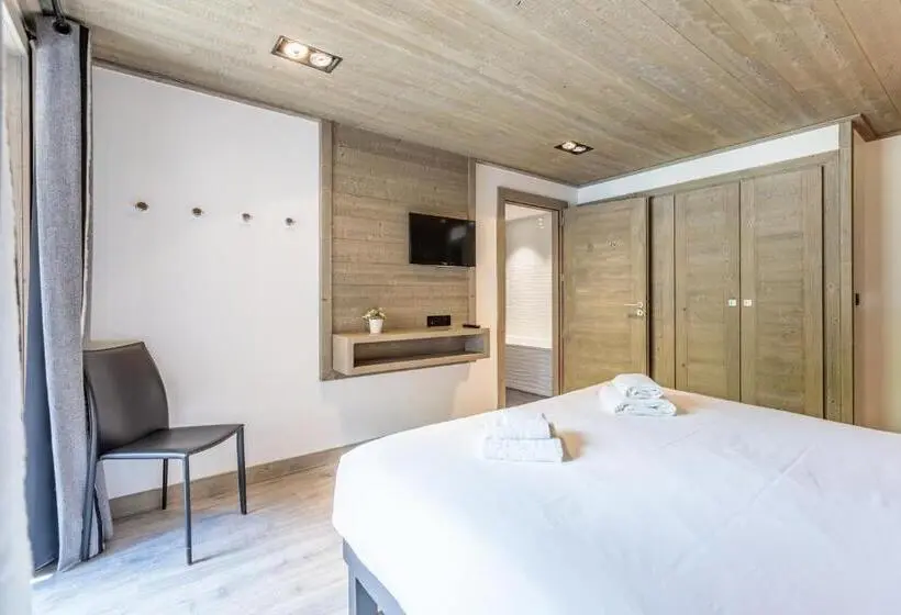 Superior Room with Terrace, Victoria Lodge, Friendly