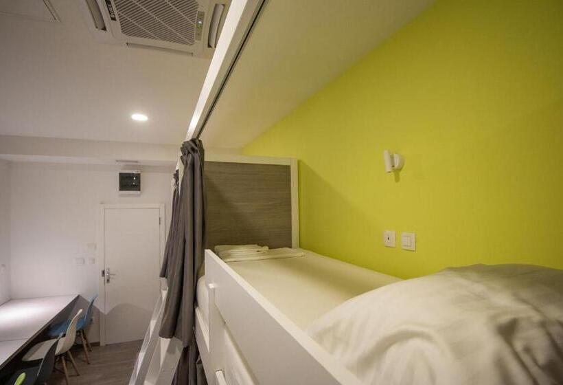 تختخواب در اتاق مشترک, Dandelion Boutique Hostel