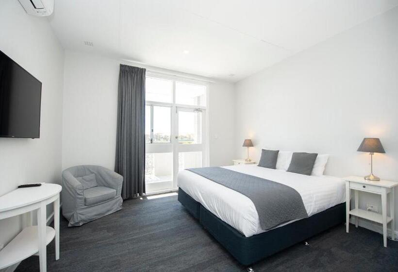 חדר סטנדרט עם מיטת קינג, The Parade