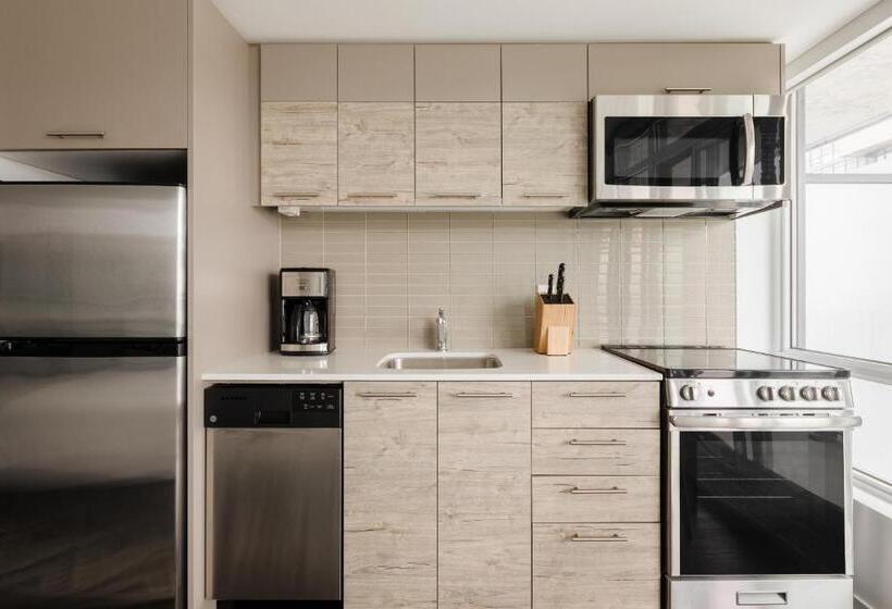 استودیو استاندارد با بالکن, Sonder At The Liberty