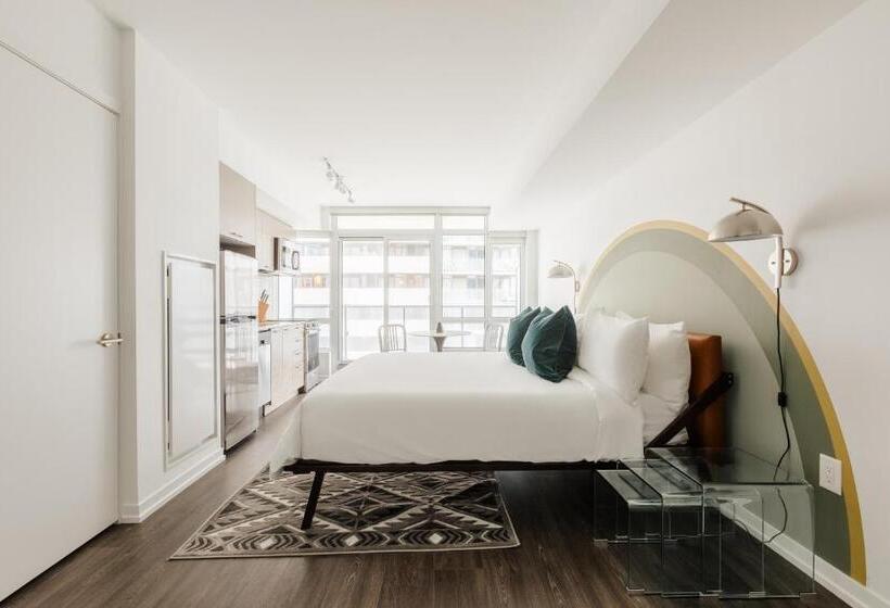 استودیو استاندارد با بالکن, Sonder At The Liberty