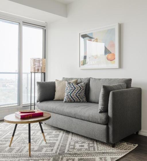 آپارتمان 3 خوابه, Sonder At The Liberty