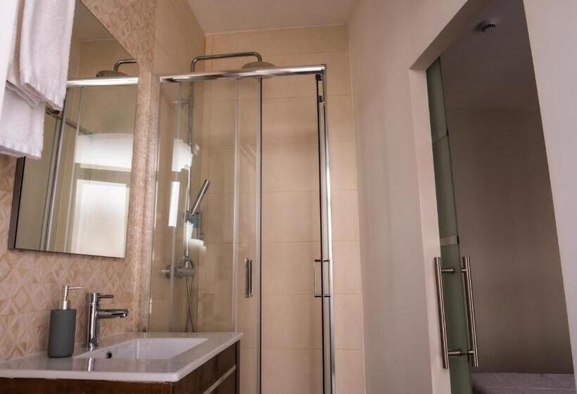 Номер Стандарт, Guest House Stories