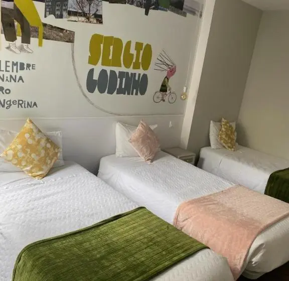 اتاق استاندارد سه نفره, Guest House Stories