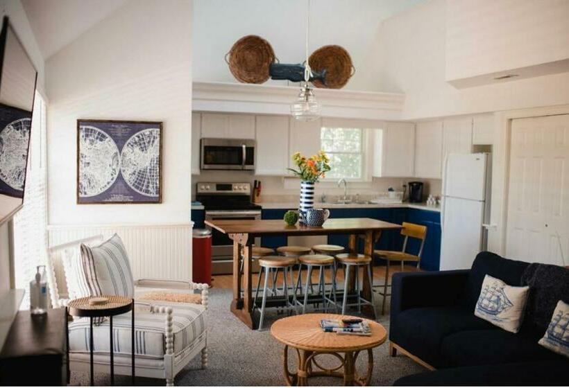 شقة غرفة نوم واحدة مزودة بشُرفة, Chapman House