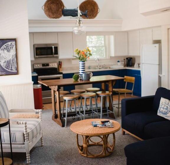 شقة غرفة نوم واحدة مزودة بشُرفة, Chapman House