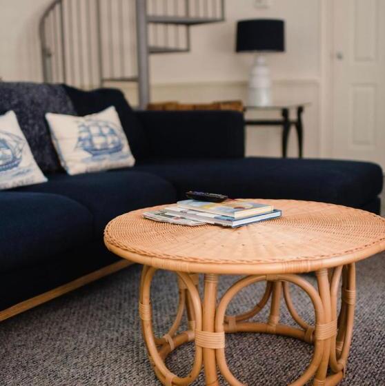 شقة غرفة نوم واحدة مزودة بشُرفة, Chapman House