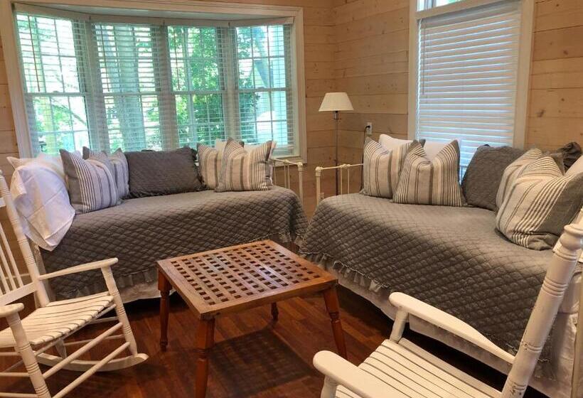 شقة غرفة واحدة مطلة على الحديقة, Chapman House