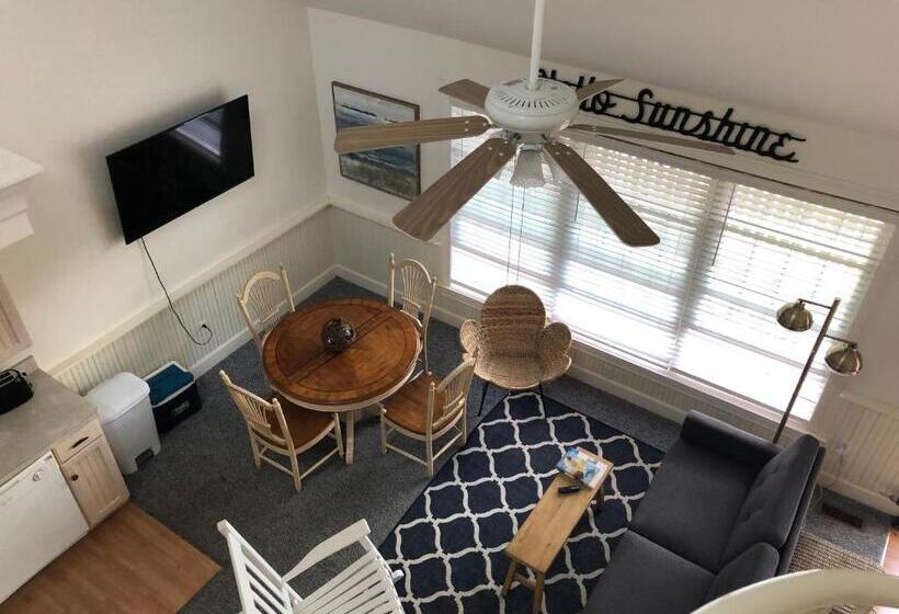 شقة غرفة نوم واحدة مزودة بشُرفة, Chapman House