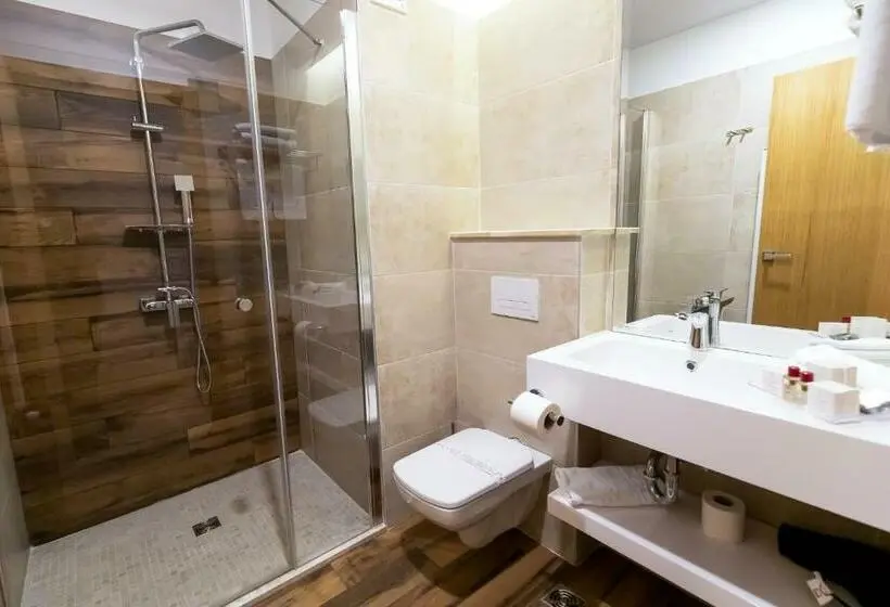 اتاق استاندارد با بالکن, Grand View Hotel & Suites Copou