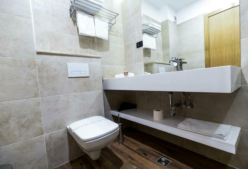 اتاق استاندارد با بالکن, Grand View Hotel & Suites Copou