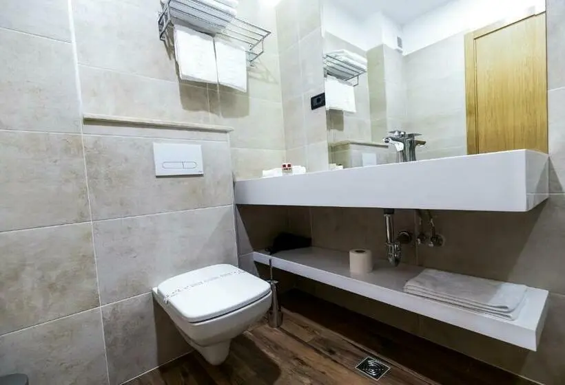 اتاق استاندارد با بالکن, Grand View Hotel & Suites Copou