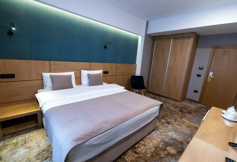 Номер Стандарт с Балконом, Grand View Hotel & Suites Copou