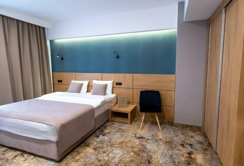 Номер Стандарт с Балконом, Grand View Hotel & Suites Copou