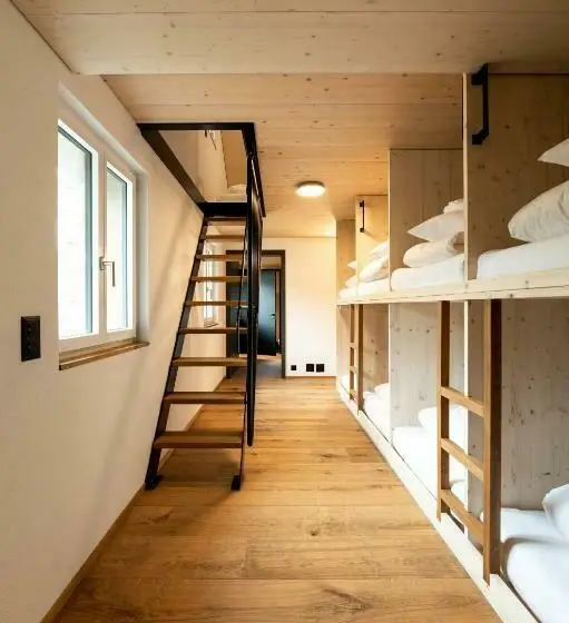 ルームシェアのワンベッド, Lindenhof Ebnet