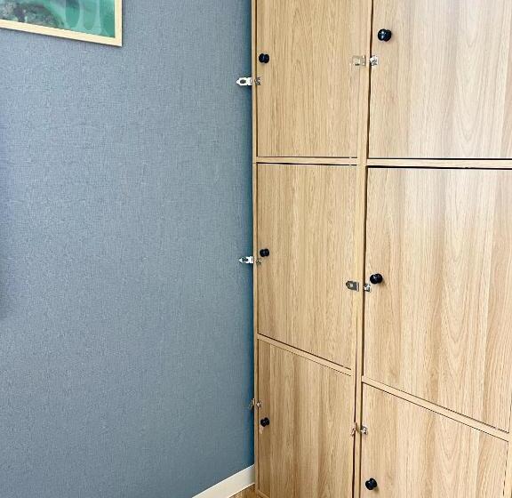 חדר משפחתי, Guesthouse All You Need