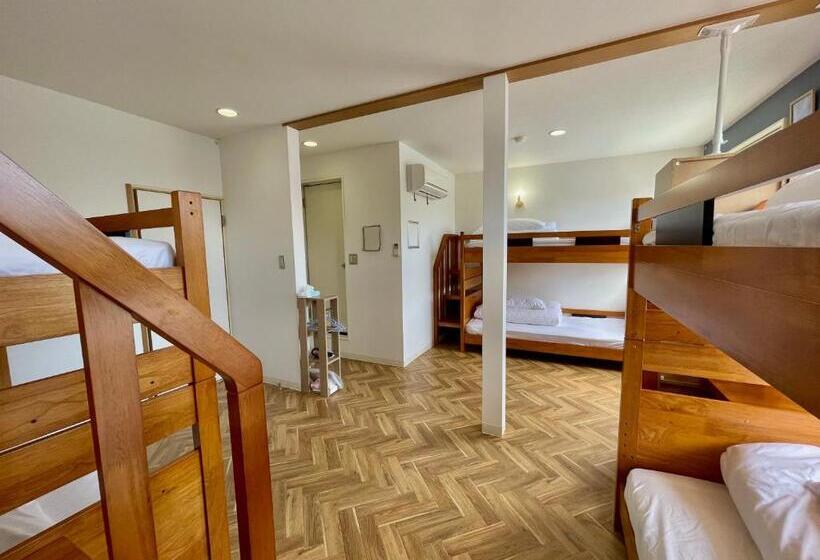 חדר משפחתי, Guesthouse All You Need