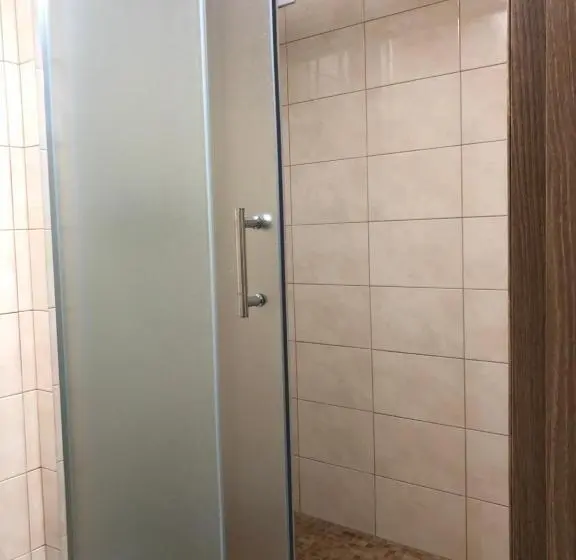 Chambre Economy, Apartment Complex