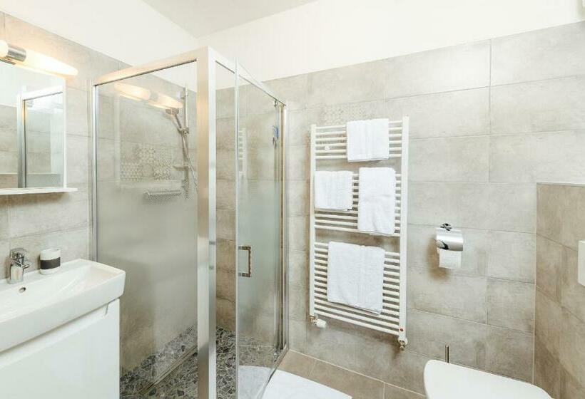 جناح سوبيريور, Apartmánový Dom Grand   Contactless Check In