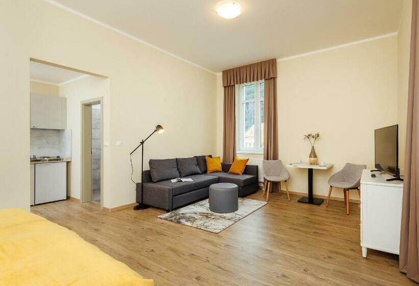 جناح سوبيريور, Apartmánový Dom Grand   Contactless Check In