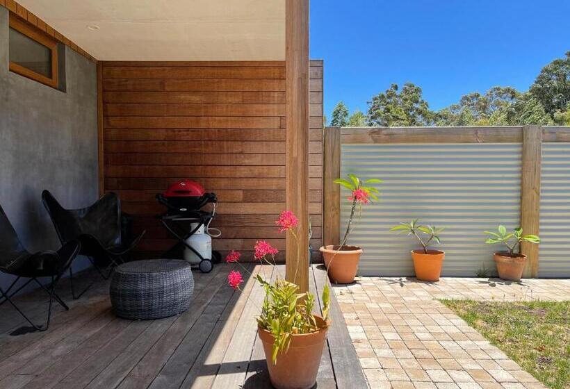 استودیو استاندارد با تراس, Grape Juice Retreat Rustic Romantic Gateway 5mins To Beaches & Town