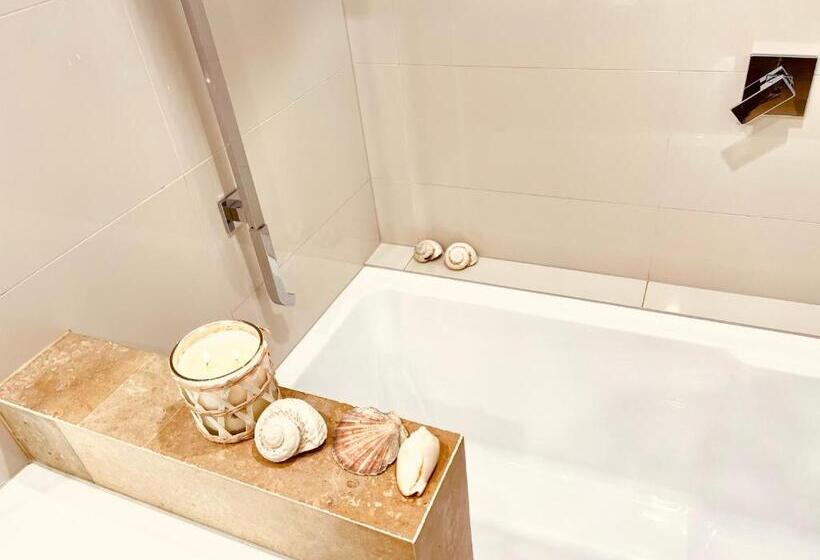 استودیو استاندارد با تراس, Grape Juice Retreat Rustic Romantic Gateway 5mins To Beaches & Town